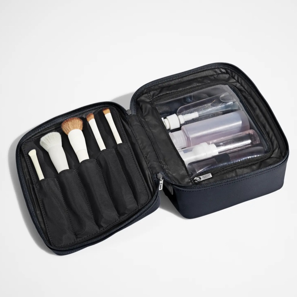 AWAY The Cosmetics Bag